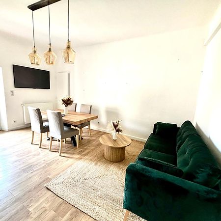 Appartement Eygalieres Avec Petit Jardin Esterno foto