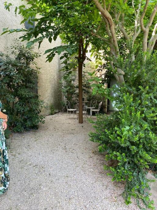 Appartement Eygalieres Avec Petit Jardin Esterno foto