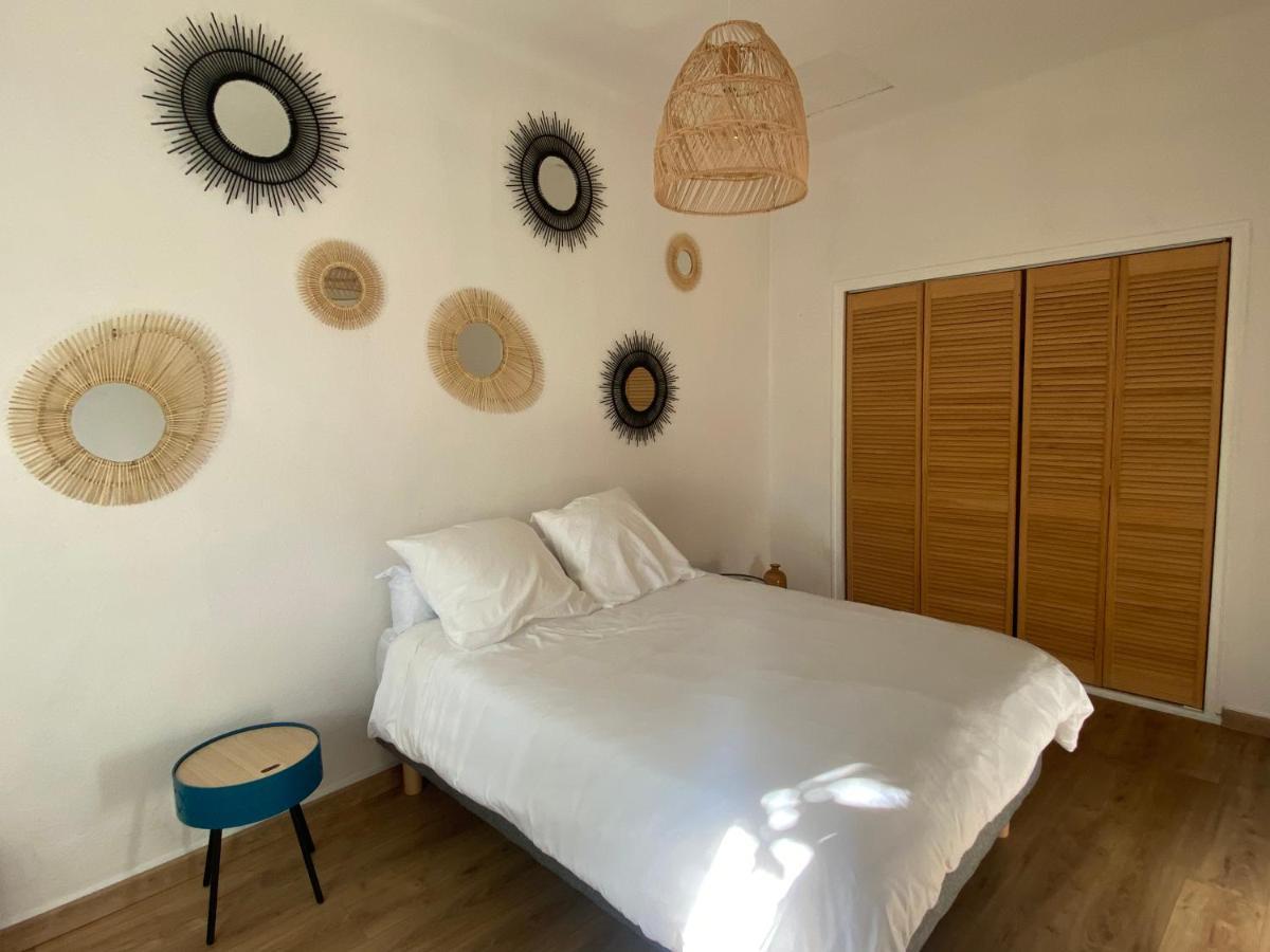 Appartement Eygalieres Avec Petit Jardin Esterno foto